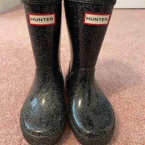 Toddler size 9 hunter boots